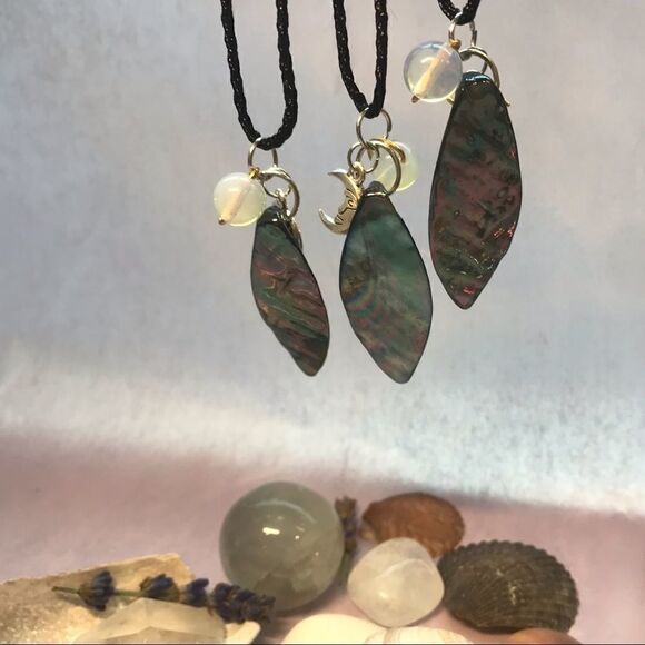 MOONSTONE & MOTHER OF PEARL NECKLACE - Picture 7 of 13